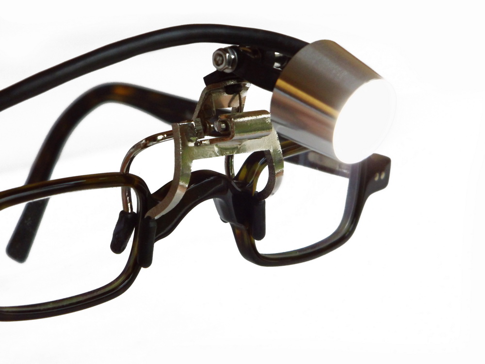 PowerLight lite Universal an eigener Brille
